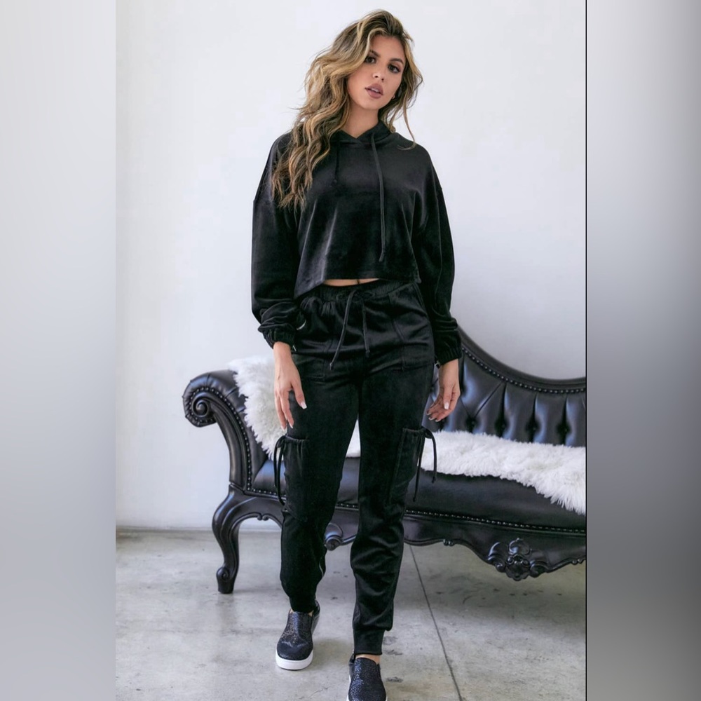 Elegant Black Women's Jogger Set